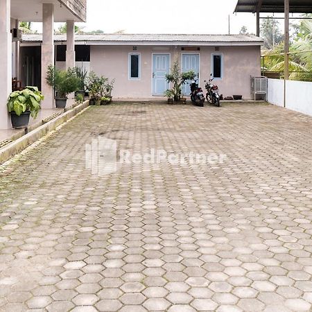 Pondok Kelapa Homestay Lampung Mitra Reddoorz Бандар-Лампунг Екстер'єр фото